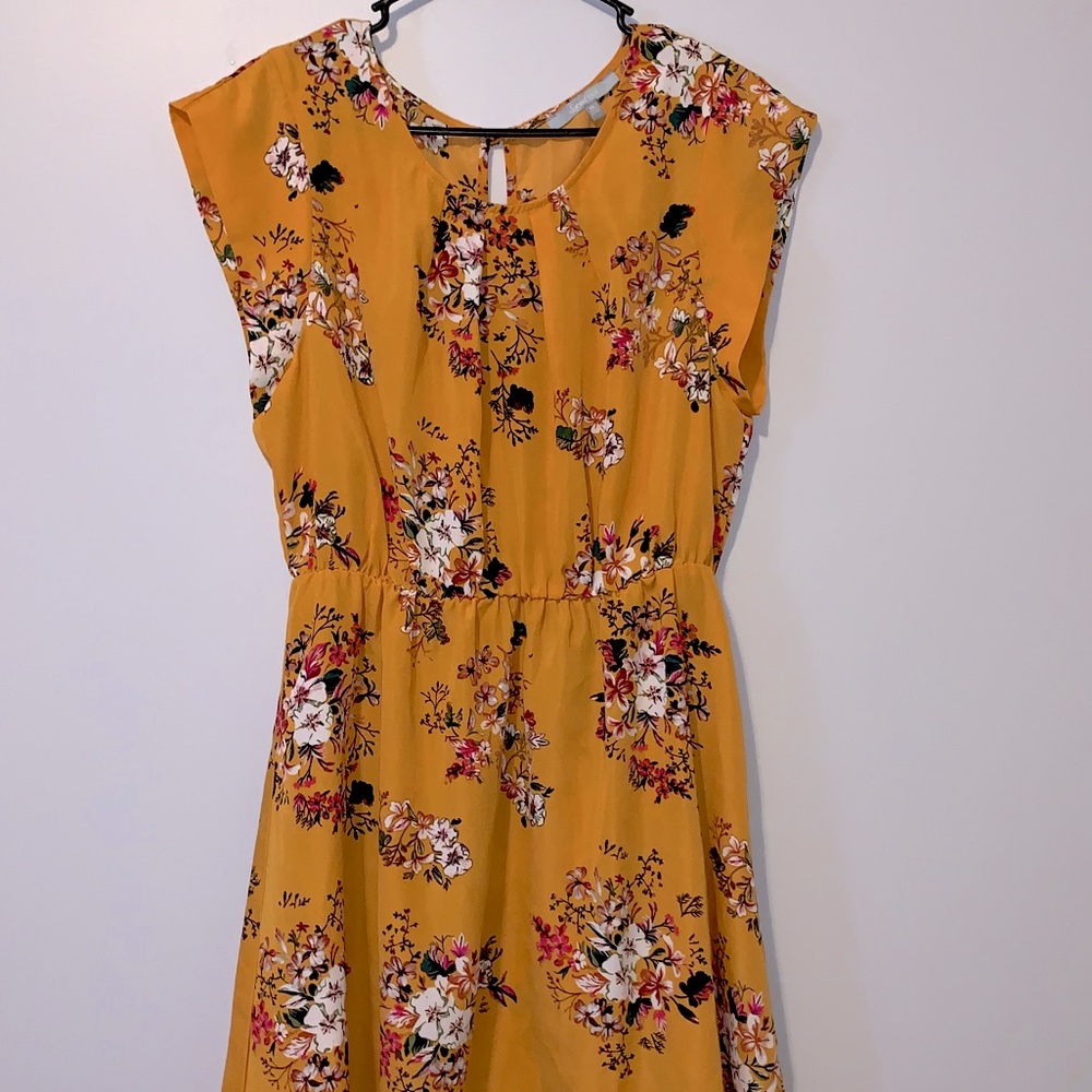 Floral flowy knee length dress
